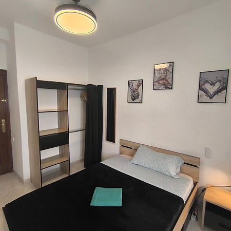 Guesthouse Shared With Host Аликанте Экстерьер фото