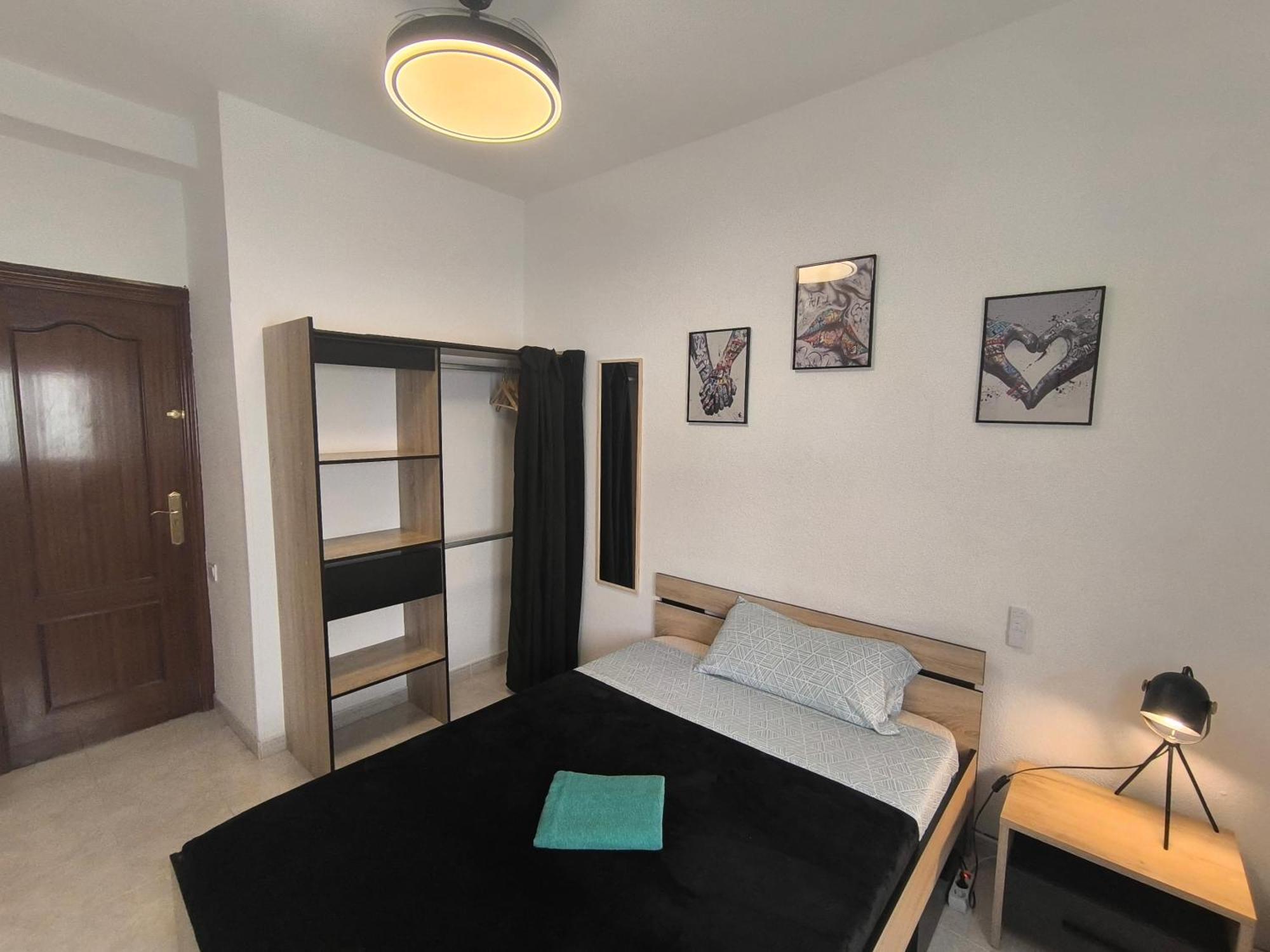 Guesthouse Shared With Host Аликанте Экстерьер фото